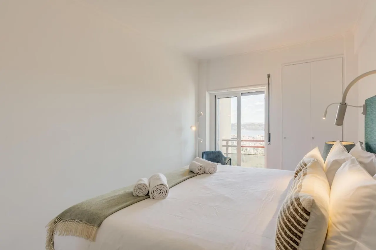 Belvedere Tm Flat With A Magnificent View Lisboa Portugal